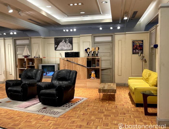 The Friends Experience: The One in Boston Joey & Chandler's apartment